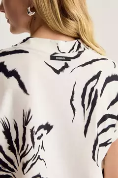 REMERA FULL PRINT MALASIA / DESIDERATA - LAS LILAS