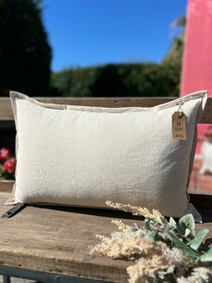ALMOHADON 60 X 40 TUSOR MIL RAYAS ARENA / LAS LILAS HOME - comprar online