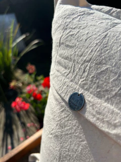 FUNDA 50X50 TUSOR CRUDO LAVADO / LAS LILAS HOME en internet