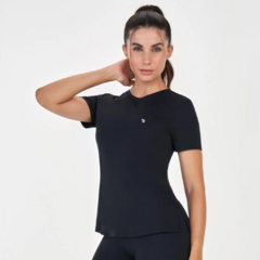 T-Shirt Básica Escrita Refletiva Preto Alto Giro