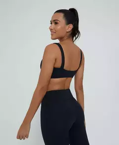 Top Hyper Recorte Anatômico Preto Alto Giro - comprar online