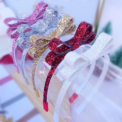 Tiara chaneliz (brilho encantado)