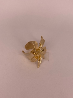Anel Regulável Bromélia Banhado a Ouro - Cristal Brasil Acessórios 