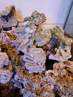 Roca natural Indonesia seca x peso (curada) - Aquarium Depot