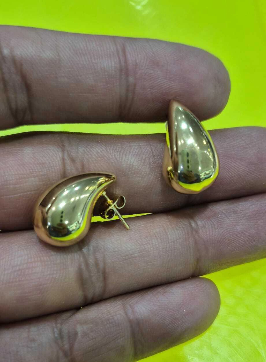 Arete Huggie Chapa de oro AR96