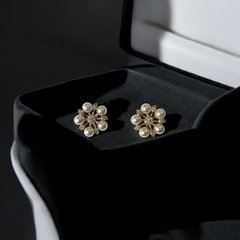 Brinco Flor Pérolas