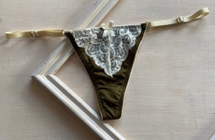 less verde con aplique nude