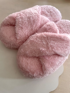 Pantufla cruzada rosa