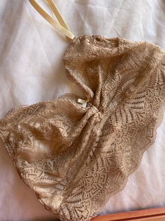 TOP AMELIA AVELLANA