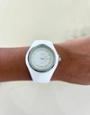reloj knock out silicona blanca y borde plareado