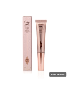 Charlotte Tilbury Beauty Highlighter Wand Color: Pillow Talk - soft rose gold highlight en internet