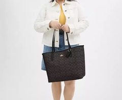 City Tote In Signature Canvas en internet
