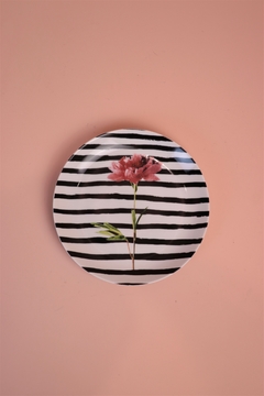 prato sobremesa listras e flor Cosi na internet