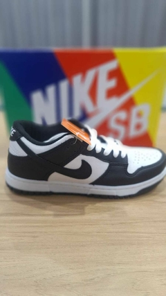 Tenis feminino / masculino preto e branco - loja online