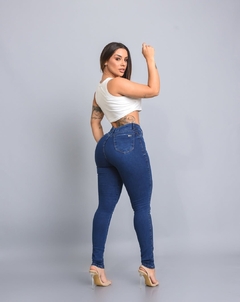 Calça Jeans Skinny empina bumbum - comprar online