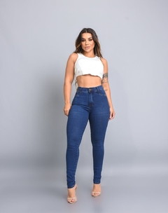 Calça Jeans Skinny empina bumbum