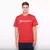 Camiseta Champion na cor vermelha com o logo da marca em destaque.