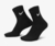 Meias Nike Everyday pretas com detalhe em logo branco na lateral.