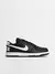 Tênis Big Nike Low preto com detalhes brancos e sola branca com preto