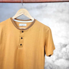 Remera Henley Mostaza ESFR - comprar online