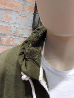 Hoodie Corderito Verde BTK en internet