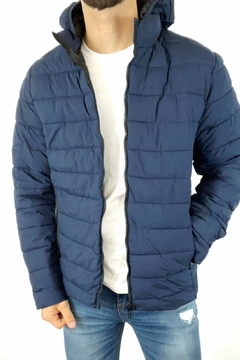 Campera tipo UNIQLO Azul opaca