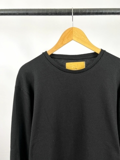 Buzo Waffle Negro Aren SFRA - comprar online