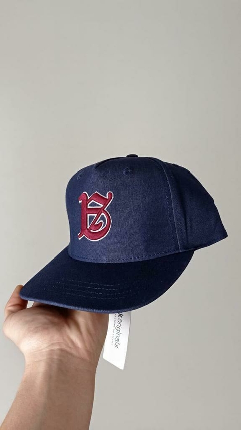 GORRA AZUL LETRA ROJA BATUK