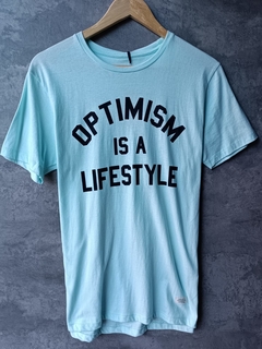 Remera Optimism Aqua BTK