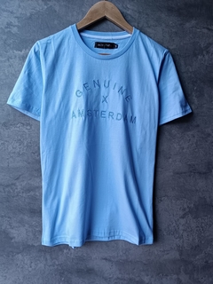 Remera Genuine Celeste MCH