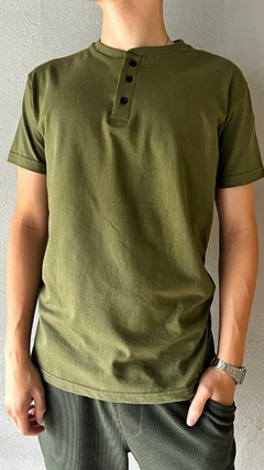 Remera Henley Verde ESFR