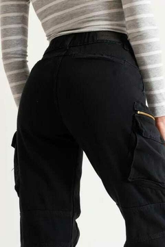 PANTALON CARGO BLACK en internet