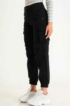 PANTALON CARGO BLACK