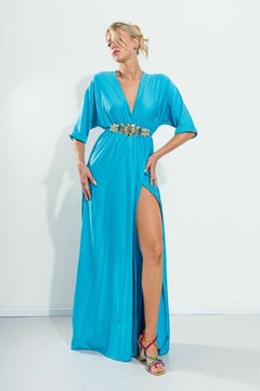 Vestido de crepe sedoso con manga cruzado con tajo