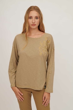 REMERA MARGA KURVEN