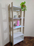 Biblioteca Minimalista color Blanco + Cajú