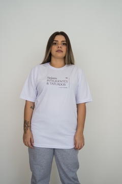 T-shirt Sejam Inteligente e tatuados - 893 Collection - comprar online