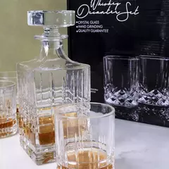 SET X 4 VASOS DE WHISKY Y BOTELLON - comprar online
