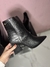 Bota cano baixo preta croco na internet