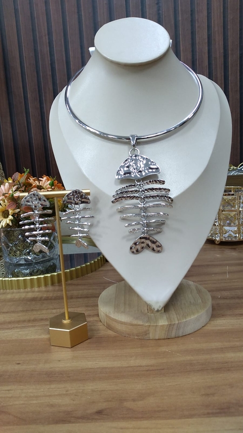 CONJUNTO COLAR E BRINCO