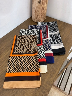 LENÇO DE CETIM 90X90 na internet