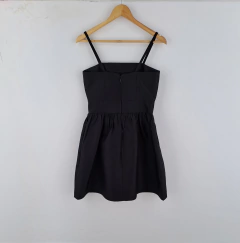 Vestido de coctel negro importado. Fendi en internet