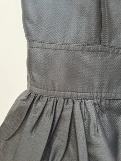 Imagen de Vestido de coctel negro importado. Fendi