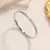 Brazalete en internet