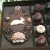 Caixa de bombons com coelhos e flores. - Amsterdam Chocolates