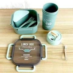 Lunchera con cubiertos