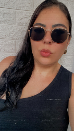 Óculos de Sol Feminino Hexagonal Preto com Dourador - loja online