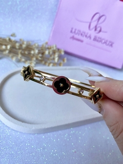 Bracelete Inspiração Trevo na internet