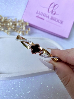 Bracelete Inspiração Trevo na internet