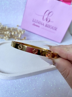 Bracelete Inspiração Trevo na internet